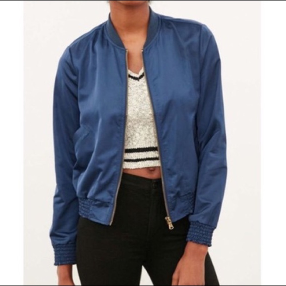 UO satin bomber jacket💙